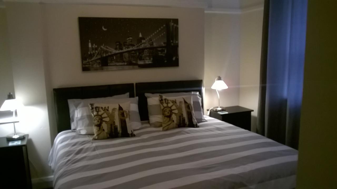 Upton Arms Hotel 폰트프랙트 외부 사진