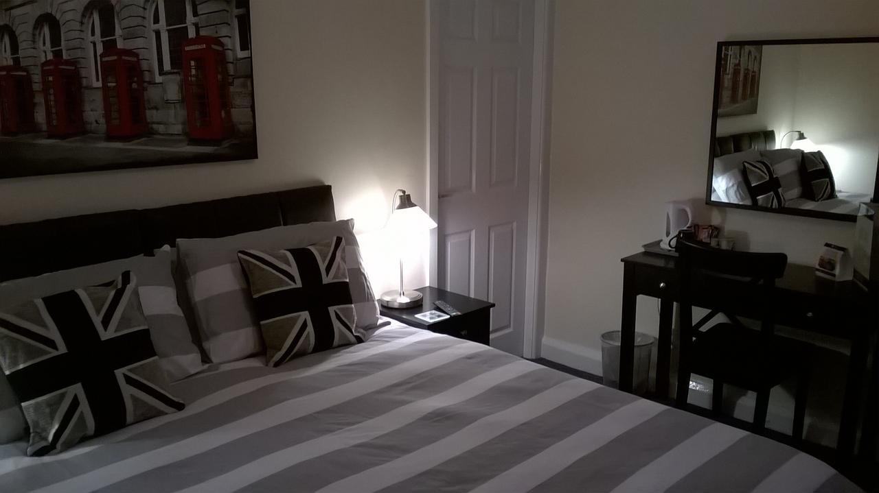 Upton Arms Hotel 폰트프랙트 외부 사진