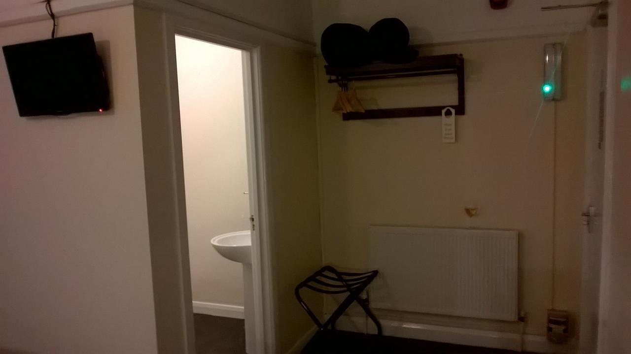 Upton Arms Hotel 폰트프랙트 외부 사진