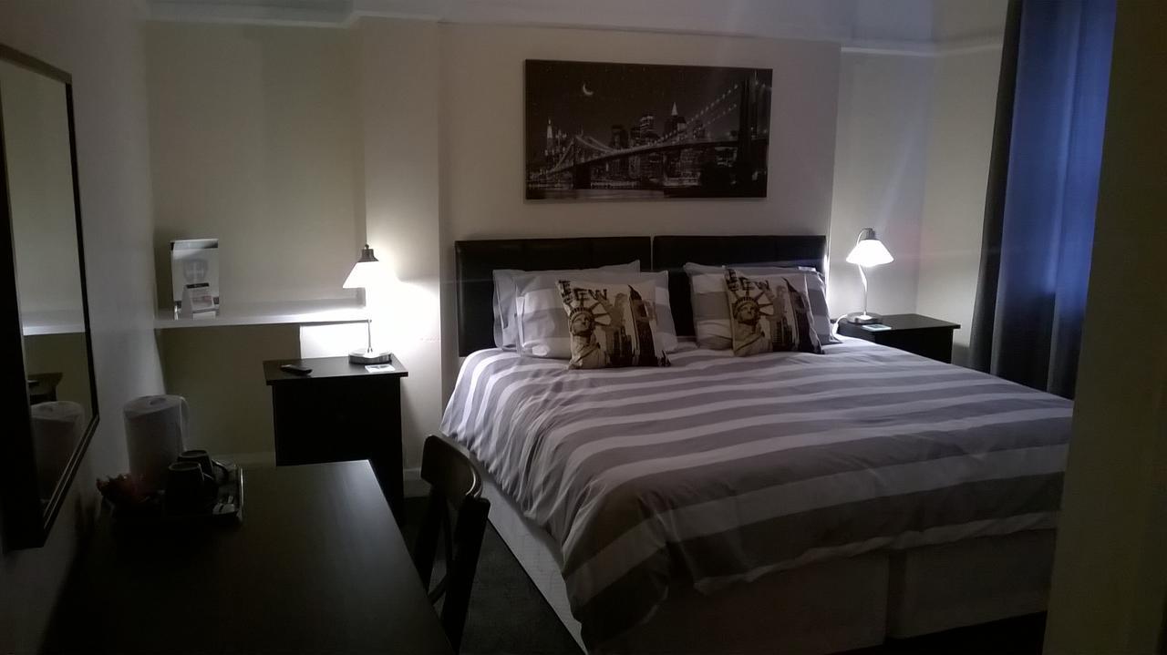 Upton Arms Hotel 폰트프랙트 외부 사진
